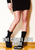 Une courte jupe noire