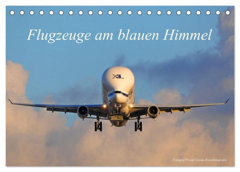 Flugzeuge am blauen Himmel (Tischkalender 2027 DIN A5 quer), CALVENDO Monatskalender