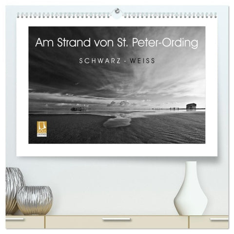 Am Strand von St. Peter-Ording SCHWARZ-WEISS (hochwertiger Premium Wandkalender 2027 DIN A2 quer), Kunstdruck in Hochglanz