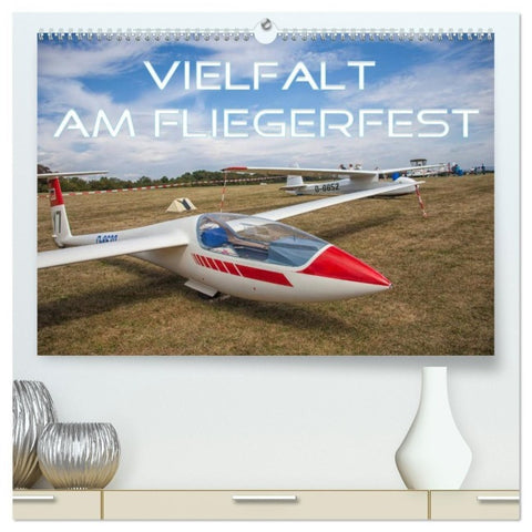 Vielfalt am Fliegerfest (hochwertiger Premium Wandkalender 2027 DIN A2 quer), Kunstdruck in Hochglanz