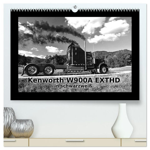 Kenworth W900A EXTHD - in schwarzweiß (hochwertiger Premium Wandkalender 2026 DIN A2 quer), Kunstdruck in Hochglanz