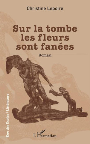 Sur la tombe les fleurs sont fanées