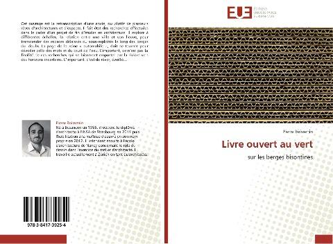 Livre ouvert au vert